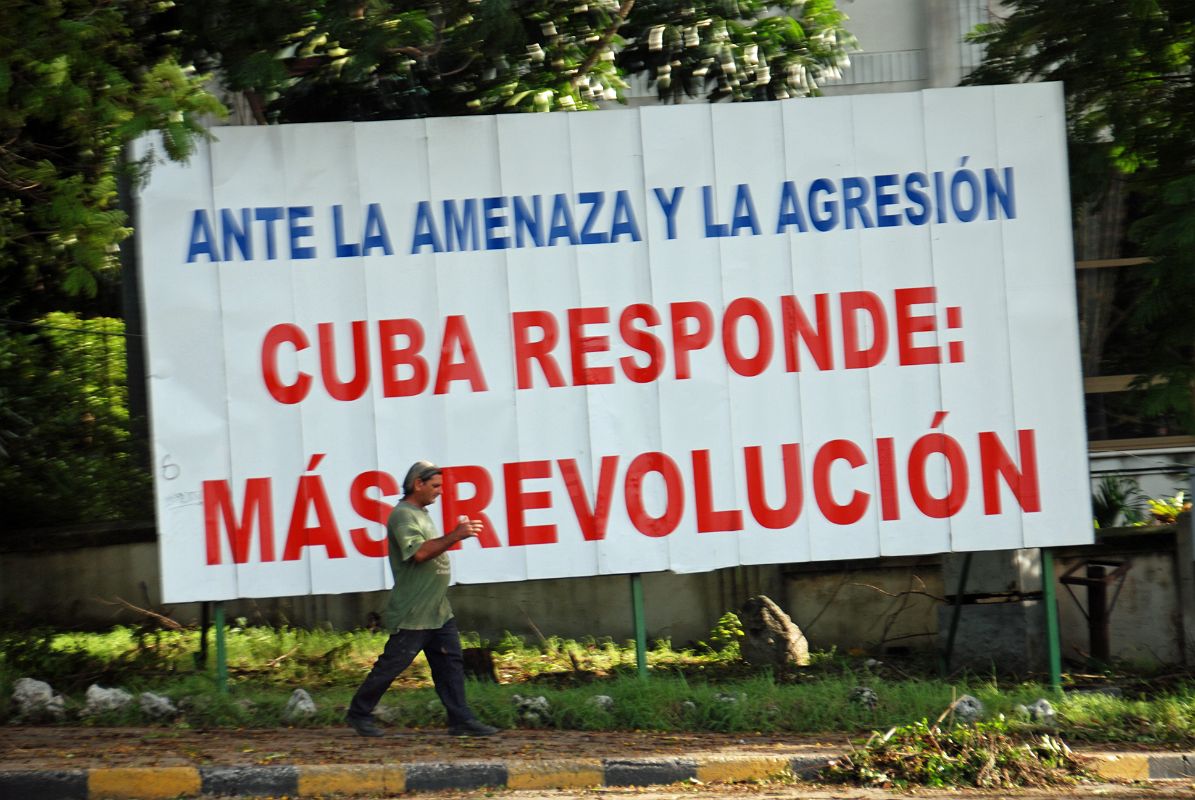 15 Cuba - Havana Vedado - Revolution Slogan
